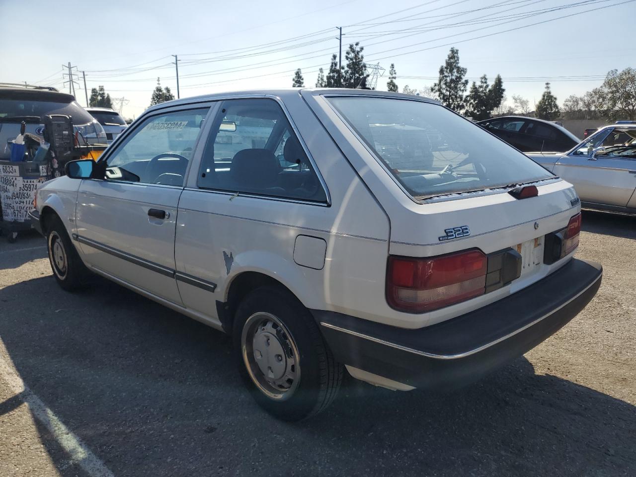 JM1BF2320K0381030 1989 Mazda 323