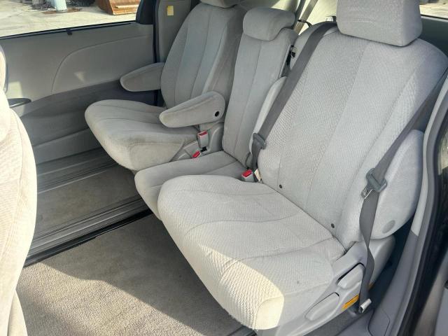 2011 Toyota Sienna - Image 6