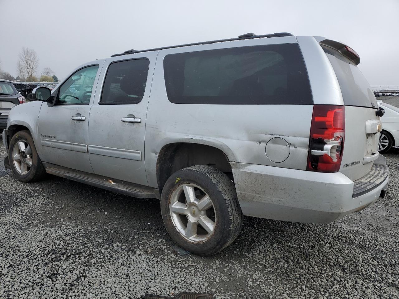 2014 Chevrolet Suburban K1500 Ls vin: 1GNSKHE75ER139042