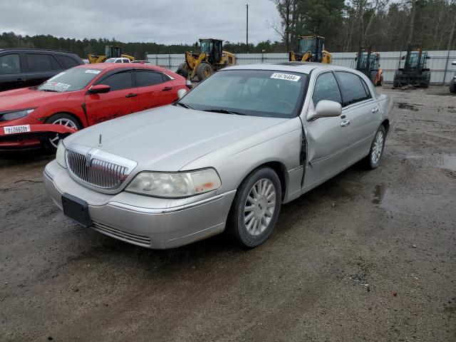 2003 Lincoln Town Car Signature