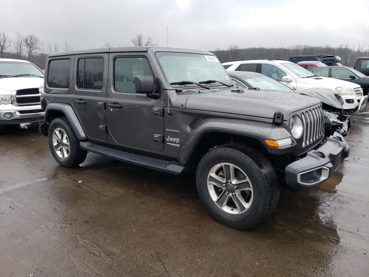 1C4HJXEG4KW570985 2019 Jeep Wrangler Unlimited Sahara