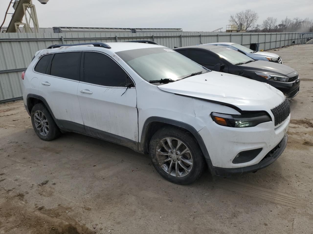 2019 Jeep Cherokee Latitude Plus vin: 1C4PJLLB4KD206573