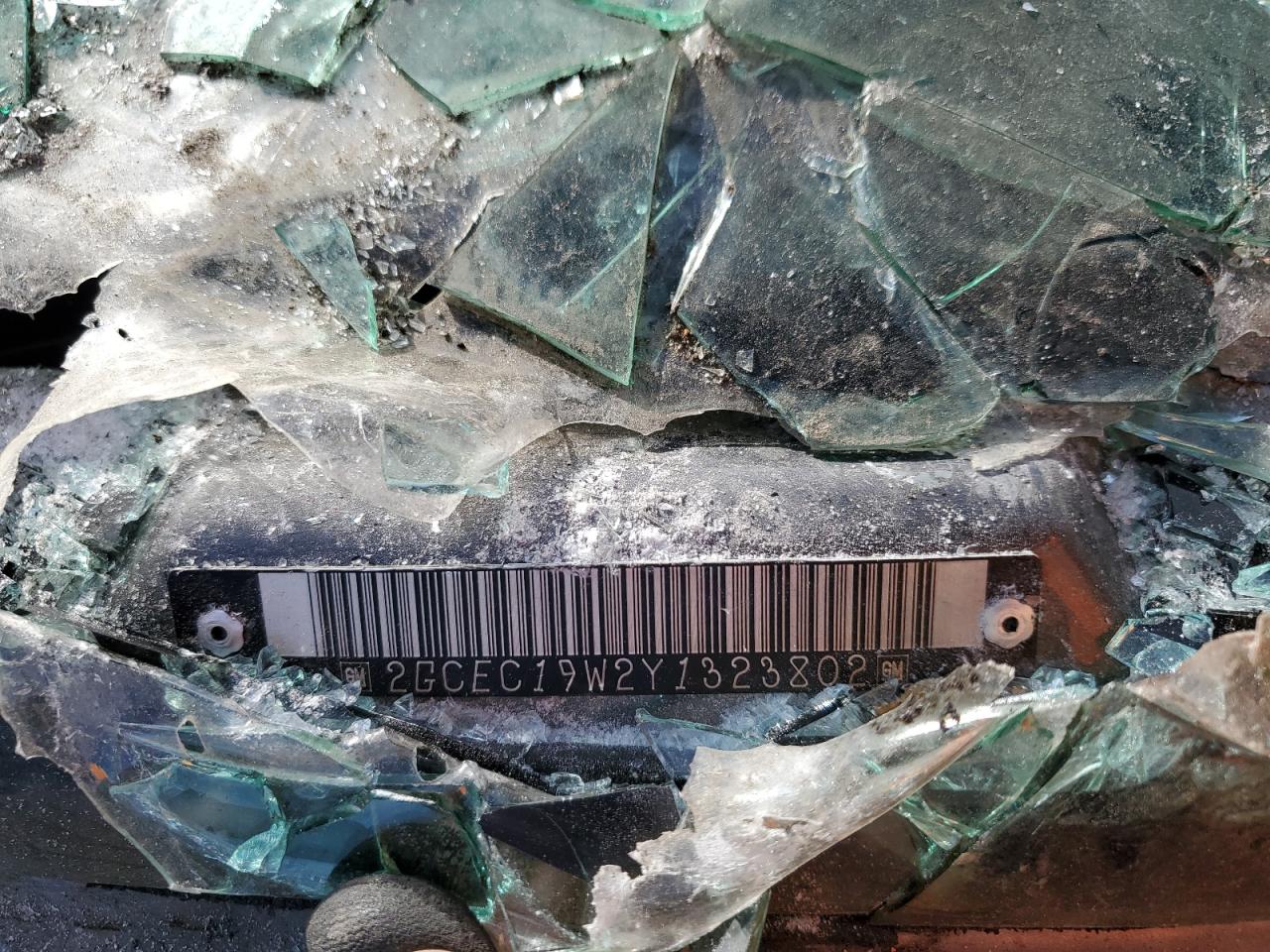 2GCEC19W2Y1323802 2000 Chevrolet Silverado C1500