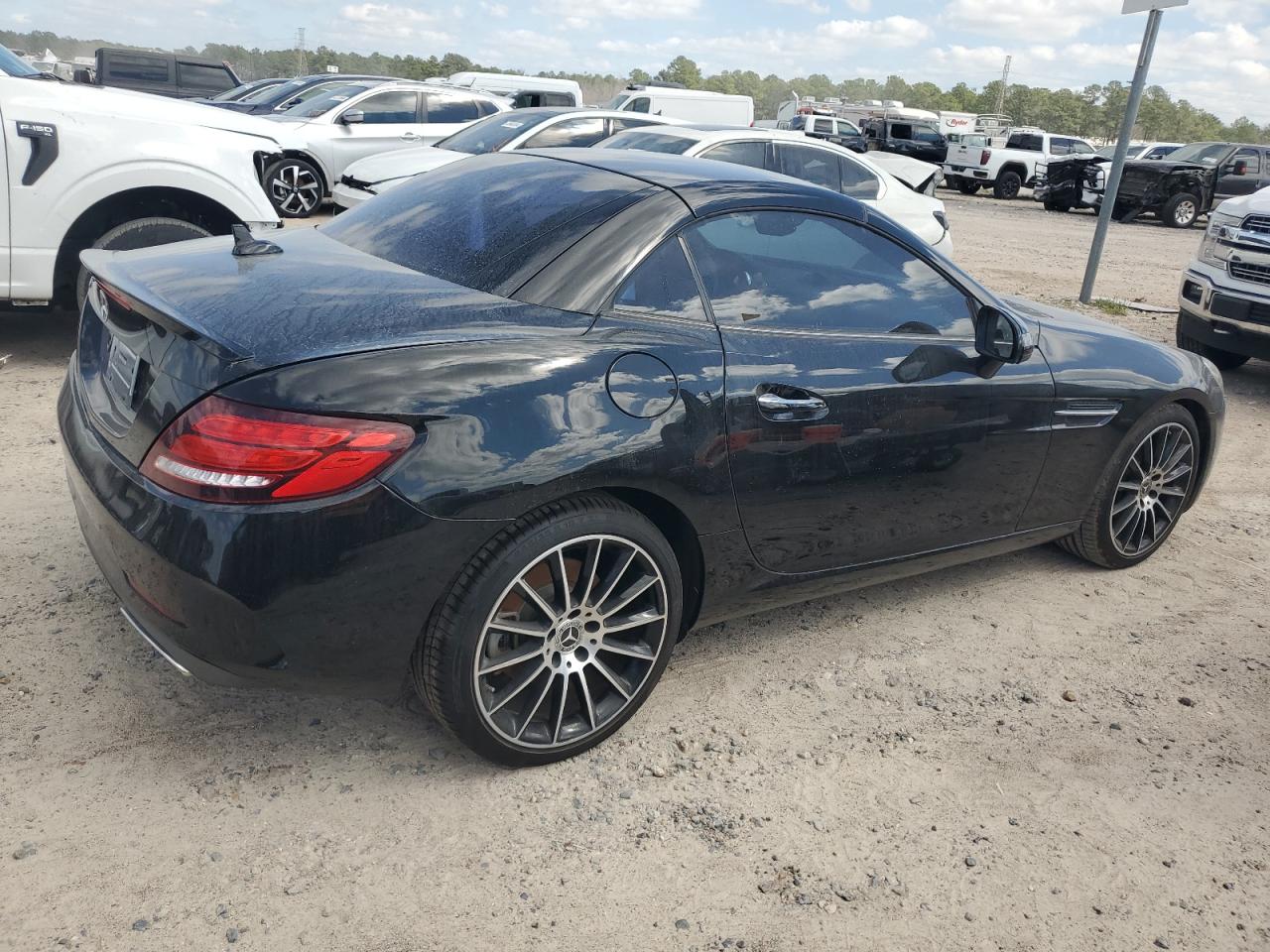 WDDPK3JA0KF158023 MERCEDES-BENZ SLC-CLASS 2019