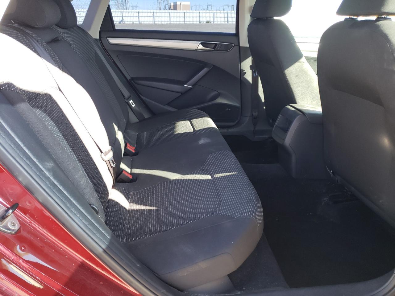 1VWAT7A37GC046475 VOLKSWAGEN PASSAT 2016