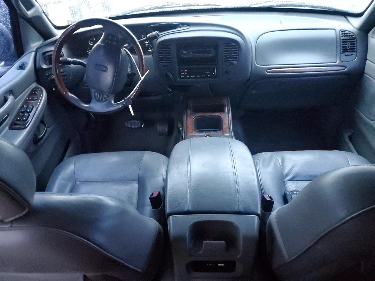 5lmfu28ax1lj05922 5LMFU28AX1LJ05922 2001 Lincoln Navigator