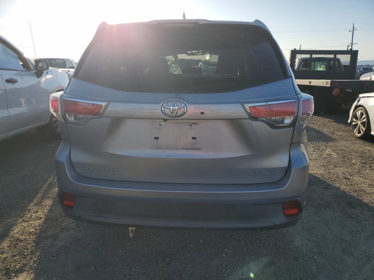 5TDBKRFH3ES009963 2014 Toyota Highlander Le