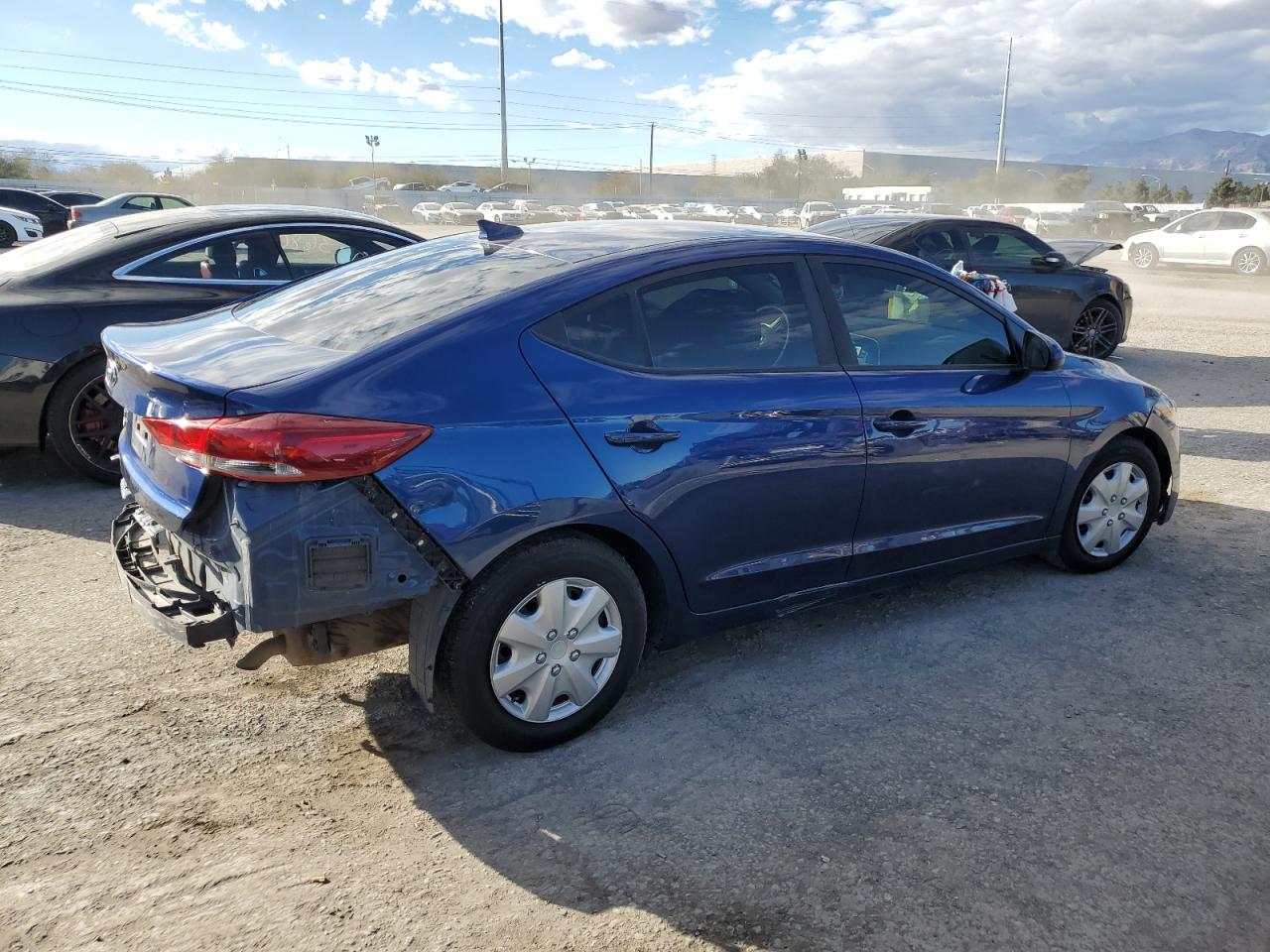 2017 Hyundai Elantra Se vin: 5NPD74LF7HH198319