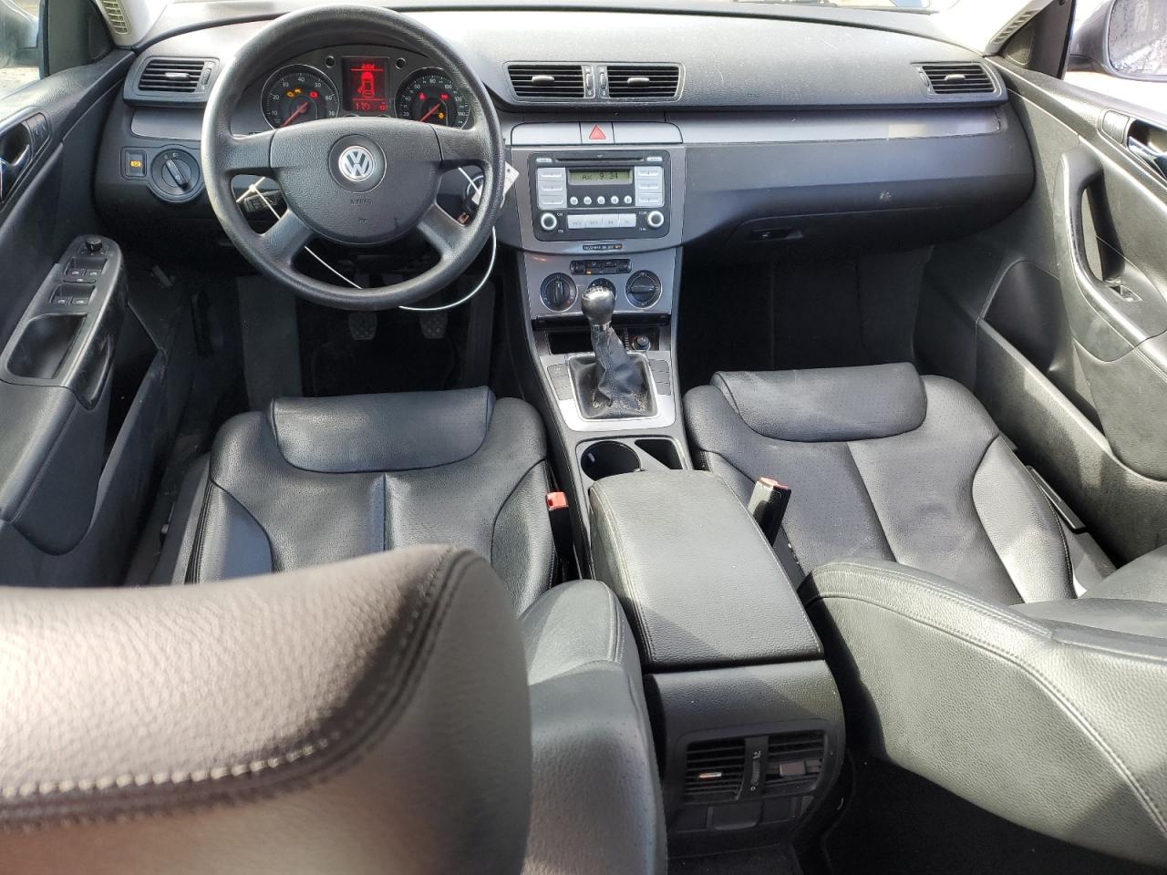 WVWUK73C68E173482 2008 Volkswagen Passat Turbo