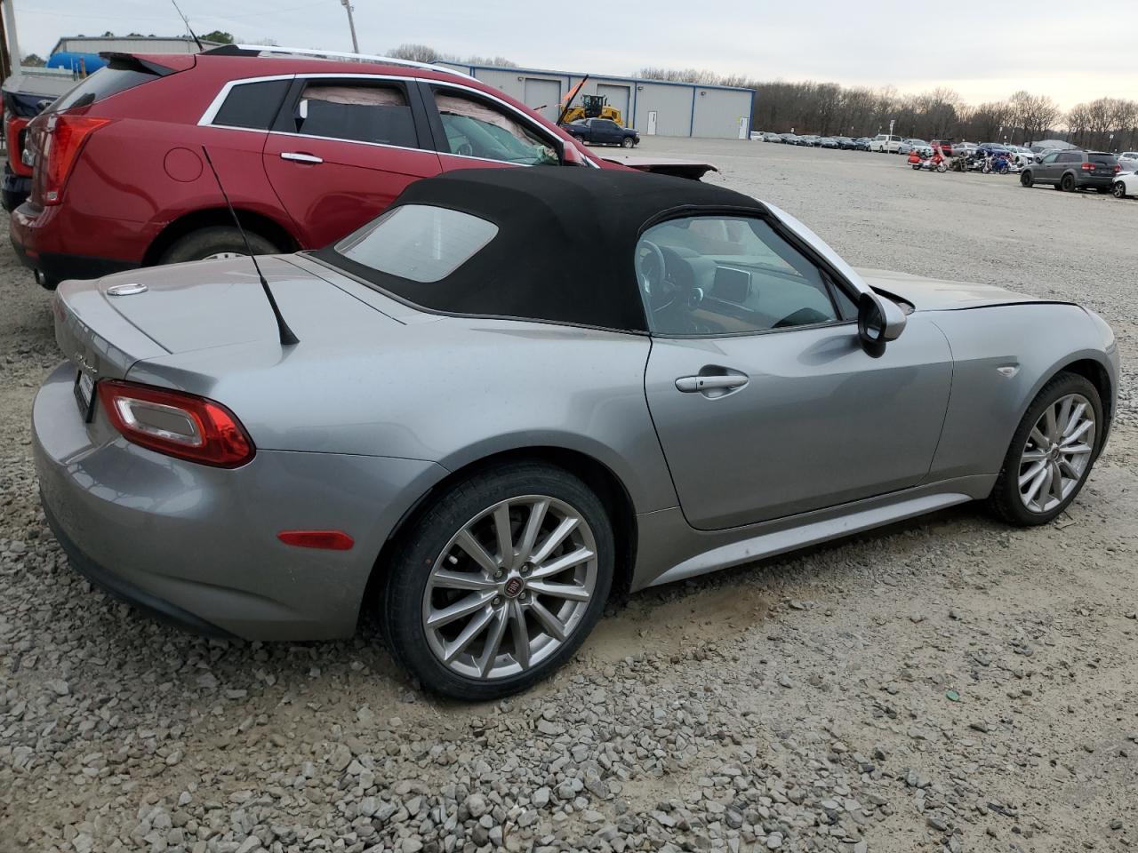 JC1NFAEK5H0118610 2017 Fiat 124 Spider Classica