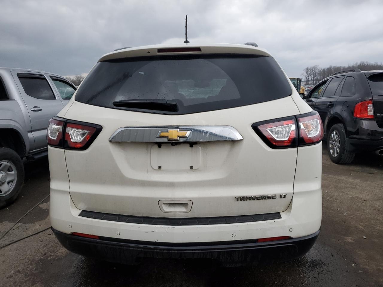 1GNKRHKD3FJ270699 2015 Chevrolet Traverse Lt