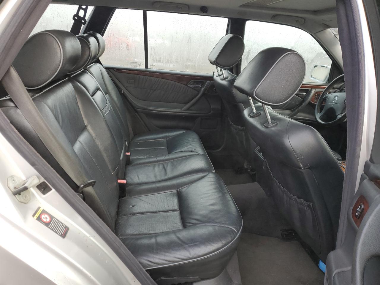 WDBJH82J6YX037119 2000 Mercedes-Benz E 320 4Matic