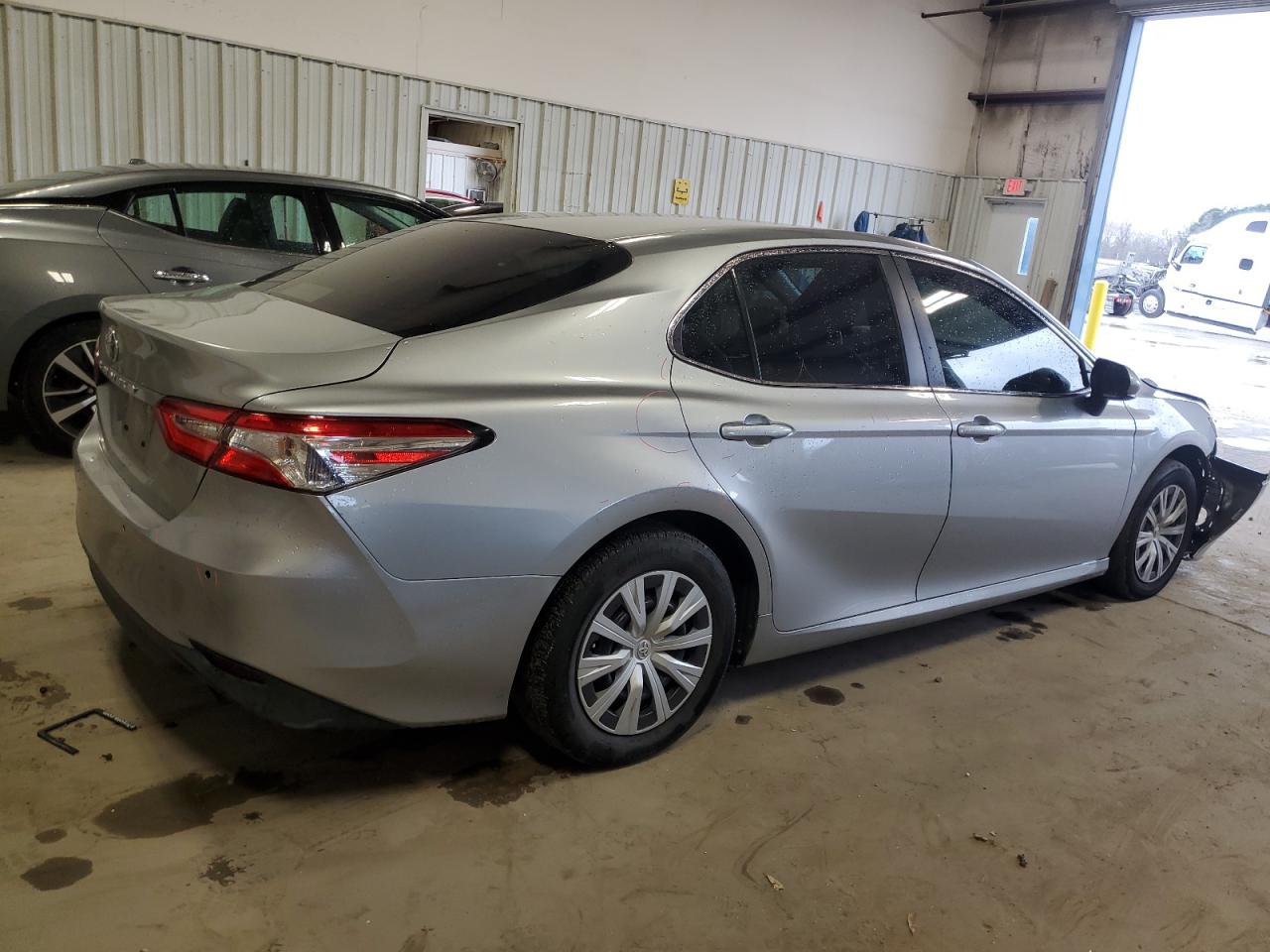 4T1B11HK5JU071458 TOYOTA CAMRY 2018