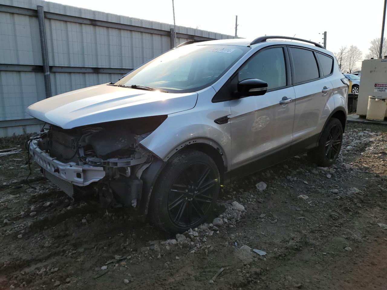 1FMCU9J92HUC13650 FORD ESCAPE 2017