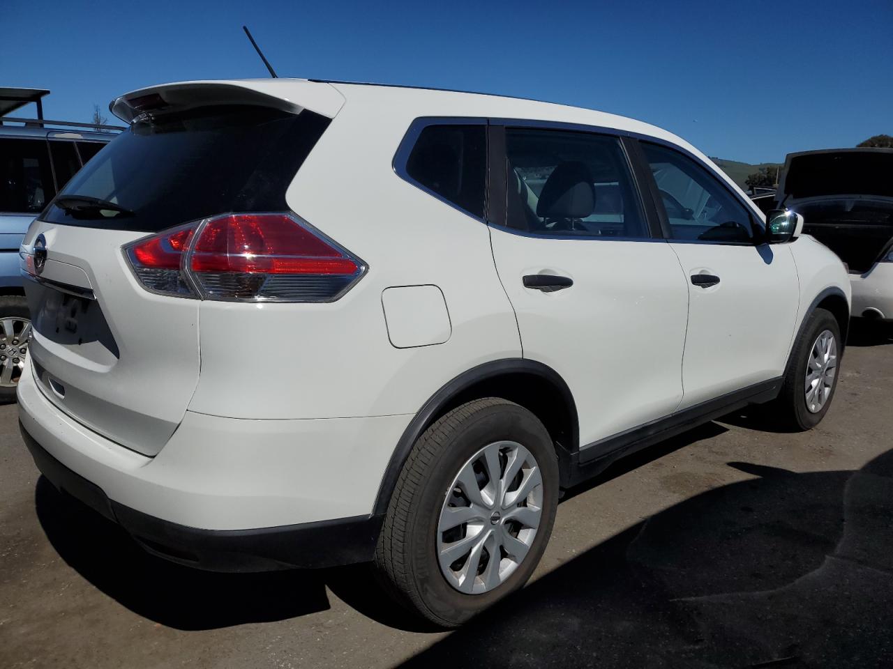KNMAT2MT1GP704513 NISSAN ROGUE 2016
