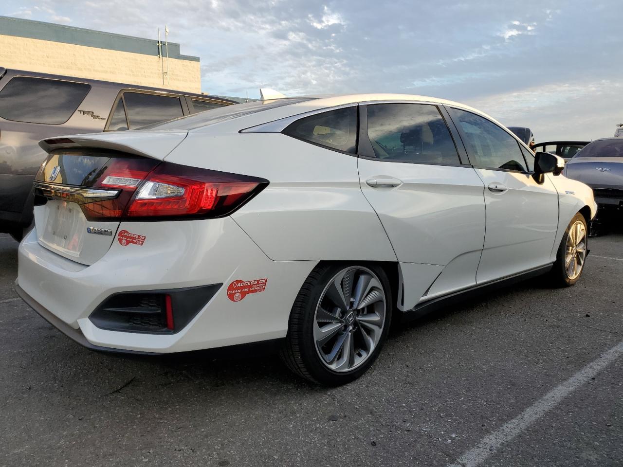 JHMZC5F10JC021358 HONDA CLARITY 2018