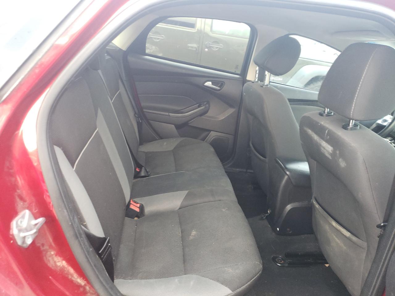 1FADP3K23EL420621 2014 Ford Focus Se