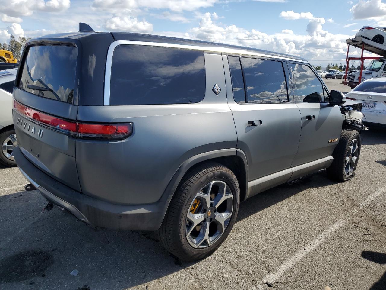7PDSGABA6PN010375 RIVIAN R1S ADVENT 2023. Фото: 2
