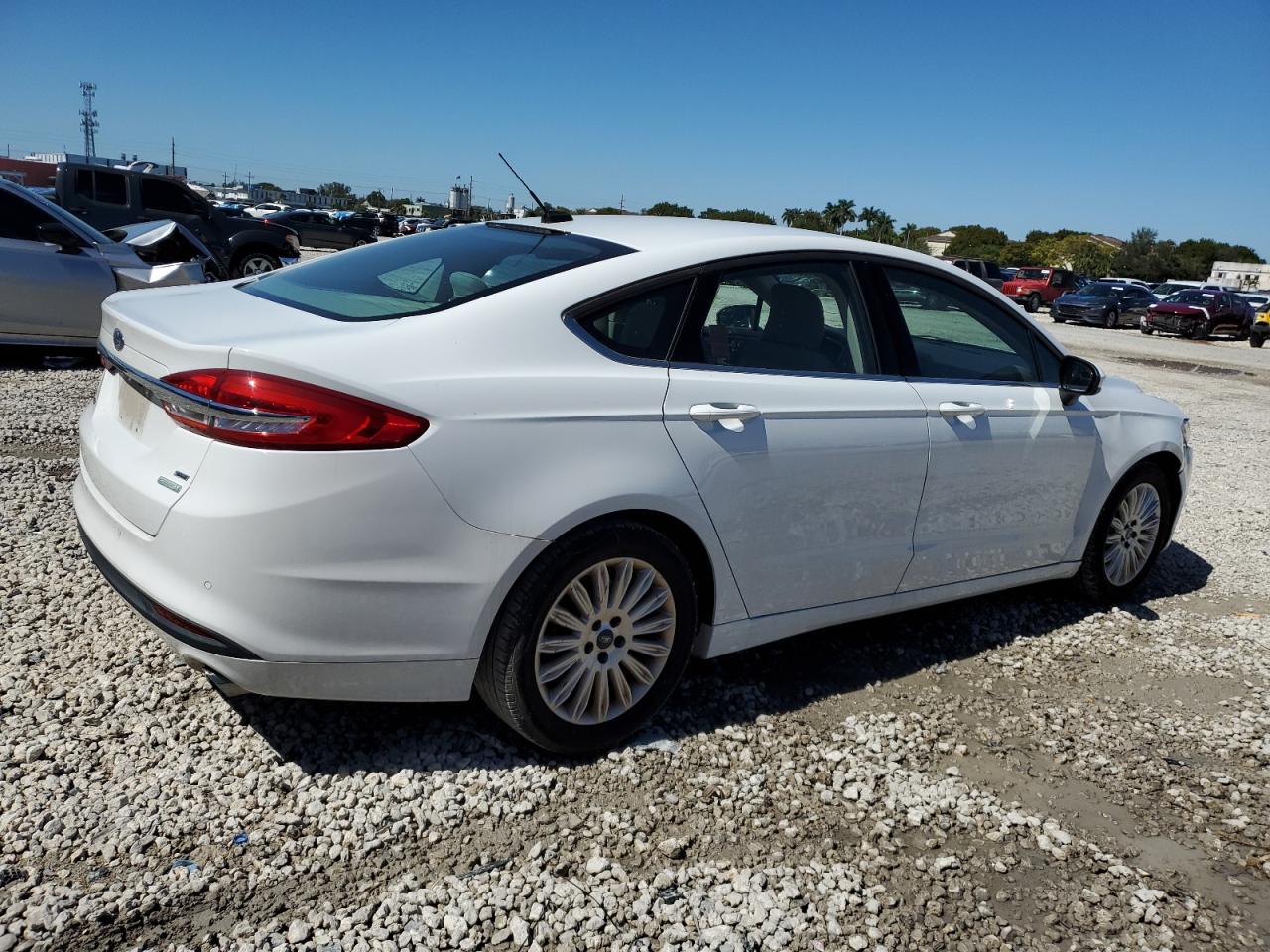3FA6P0HD3HR193498 FORD FUSION 2017