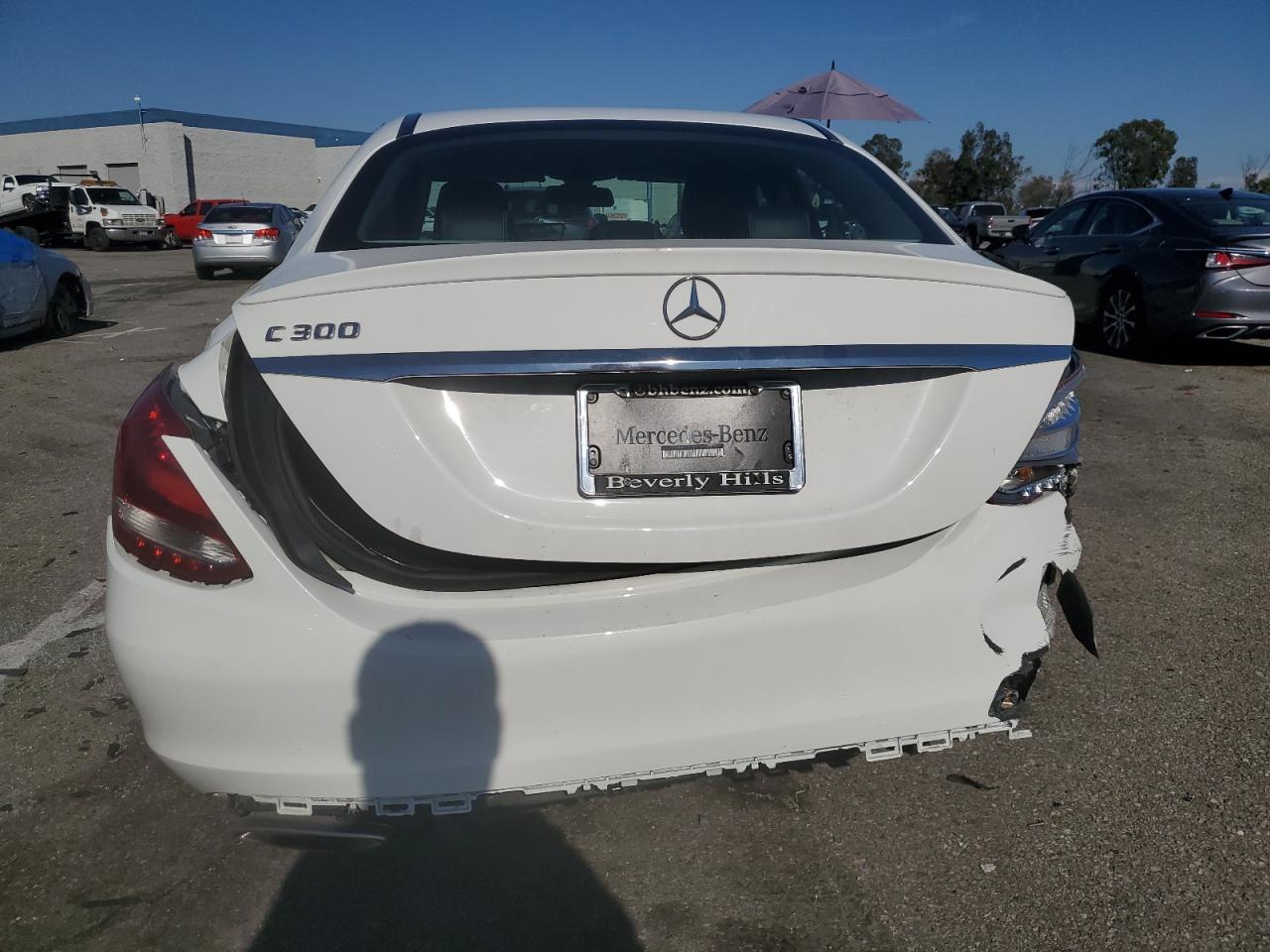 2017 Mercedes-Benz C 300 vin: 55SWF4JB9HU228977