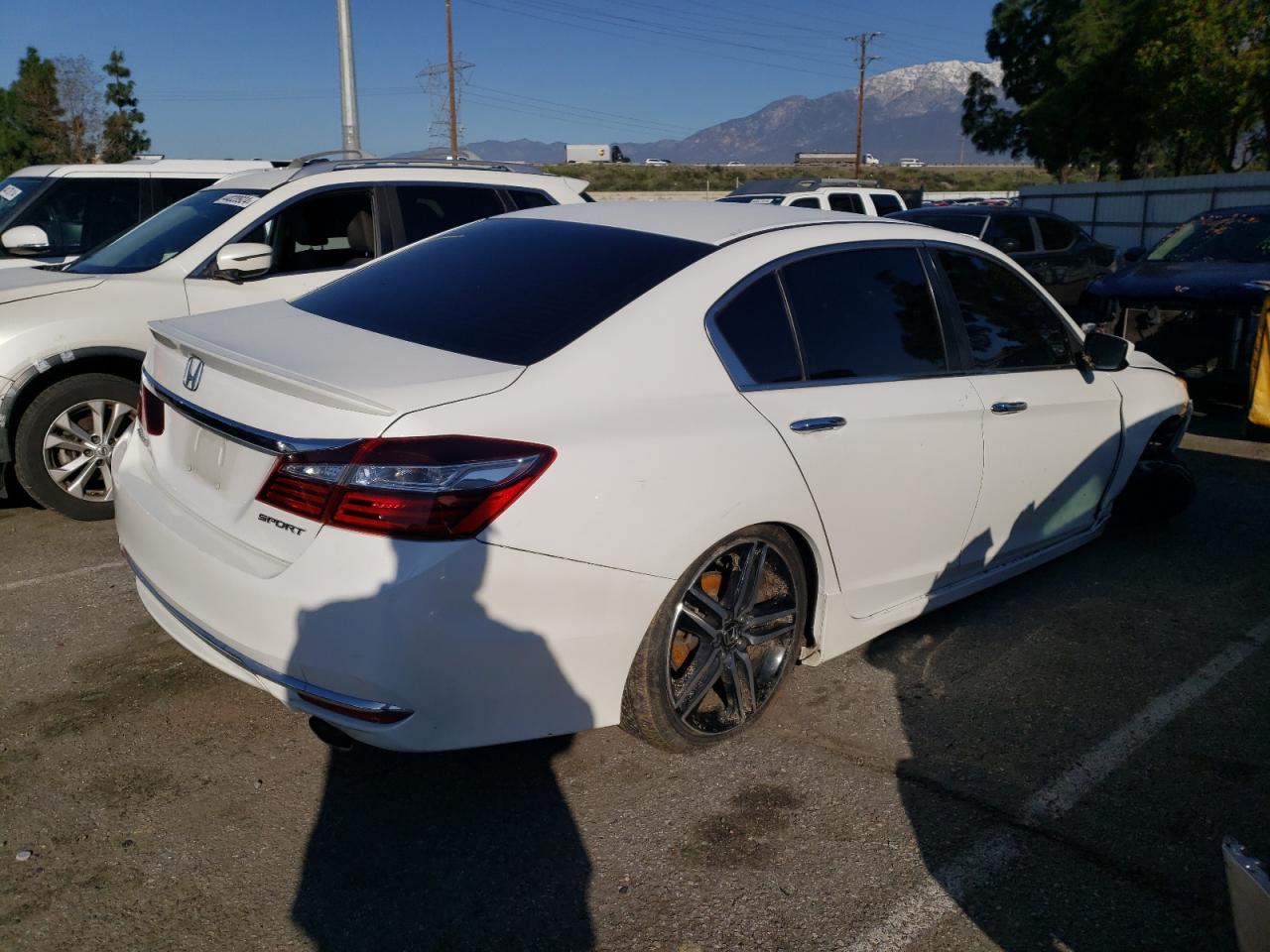 1HGCR2F56HA059238 HONDA ACCORD 2017