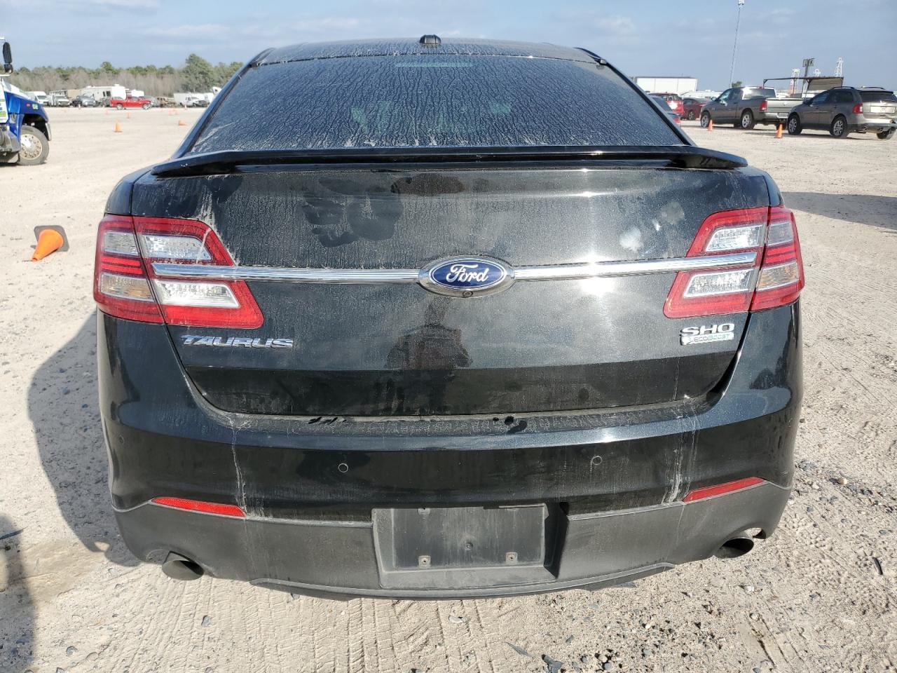 1FAHP2KT7DG174779 2013 Ford Taurus Sho