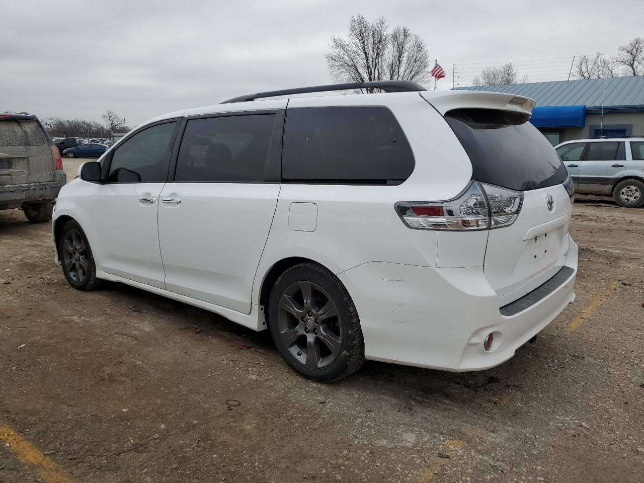 5TDXK3DC3FS668668 2015 Toyota Sienna Sport