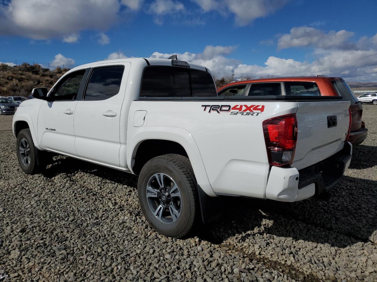 3TMCZ5AN5JM188071 TOYOTA TACOMA 2018