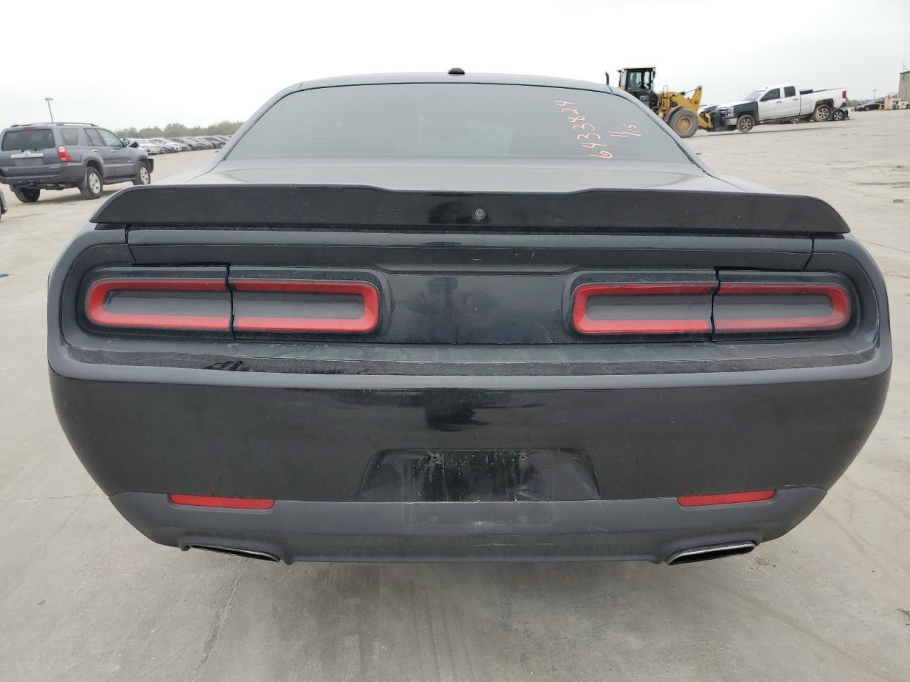 VIN: 2C3CDZAG1KH744159 2019 DODGE CHALLENGER