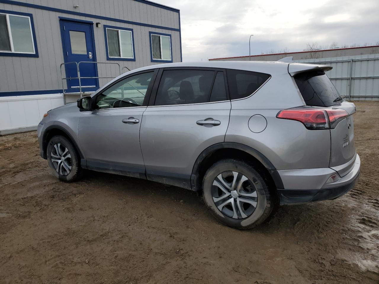 2018 Toyota Rav4 Le vin: JTMBFREV2JJ200308