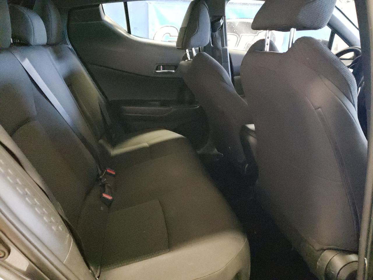 NMTKHMBX9JR049424 TOYOTA C-HR 2018