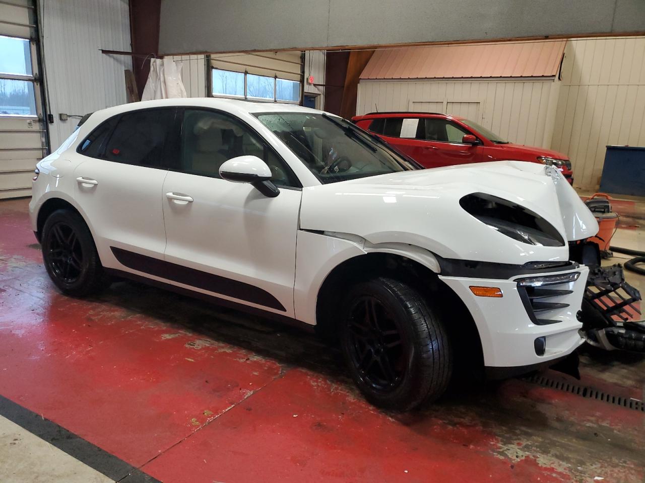 WP1AA2A5XJLB11824 2018 Porsche Macan