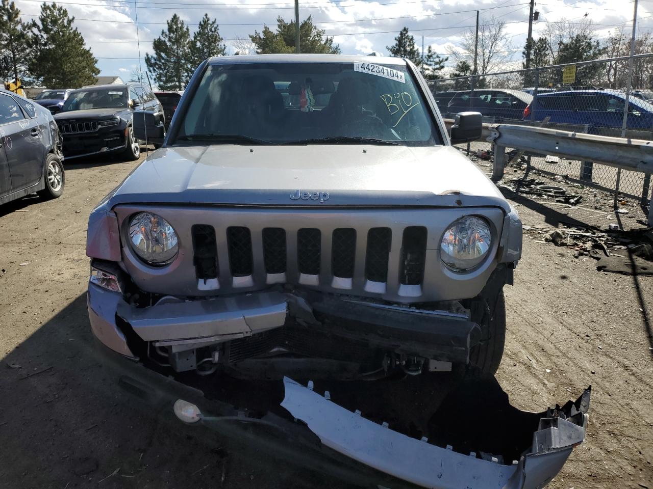 2016 Jeep Patriot Latitude vin: 1C4NJRFB4GD702373