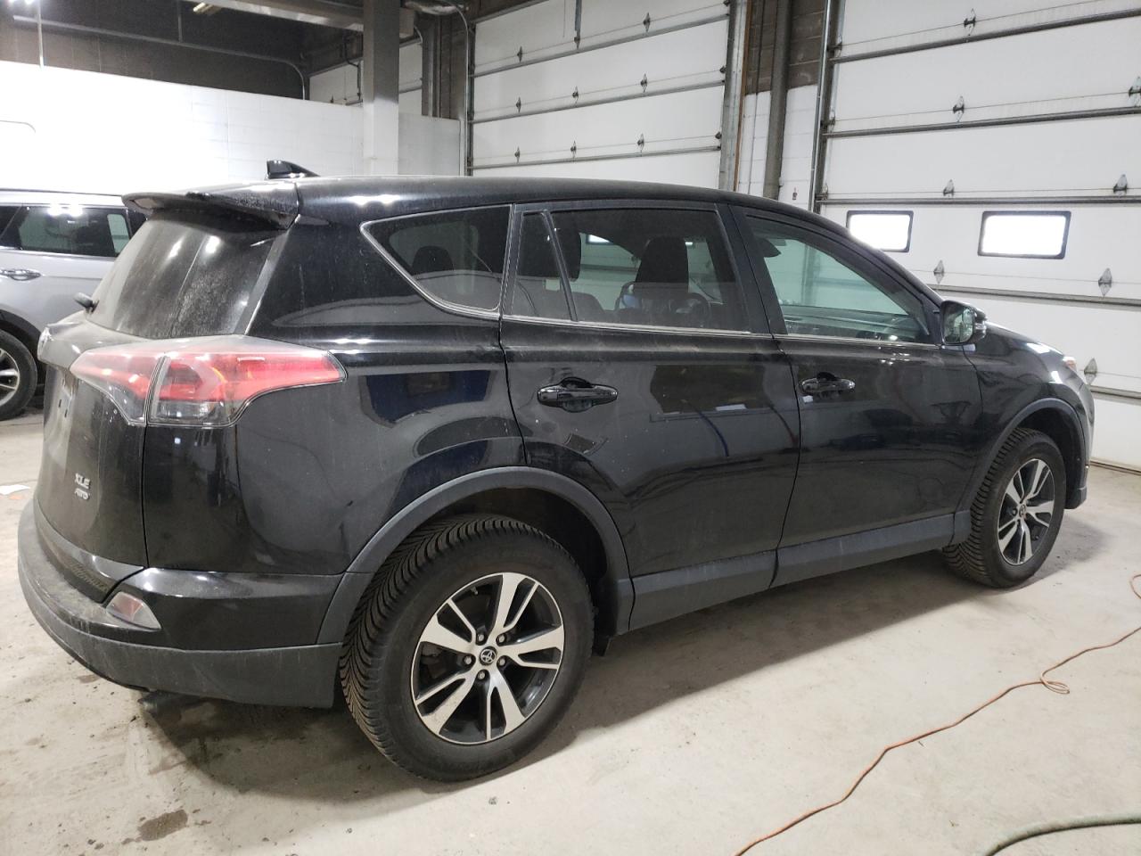2T3RFREV7JW803237 TOYOTA RAV4 2018