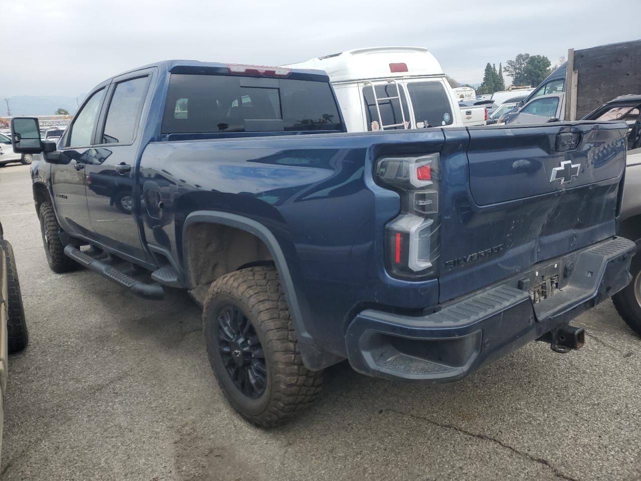 VIN: 1GC4YNEY5NF186631 2022 CHEVROLET ALL Models