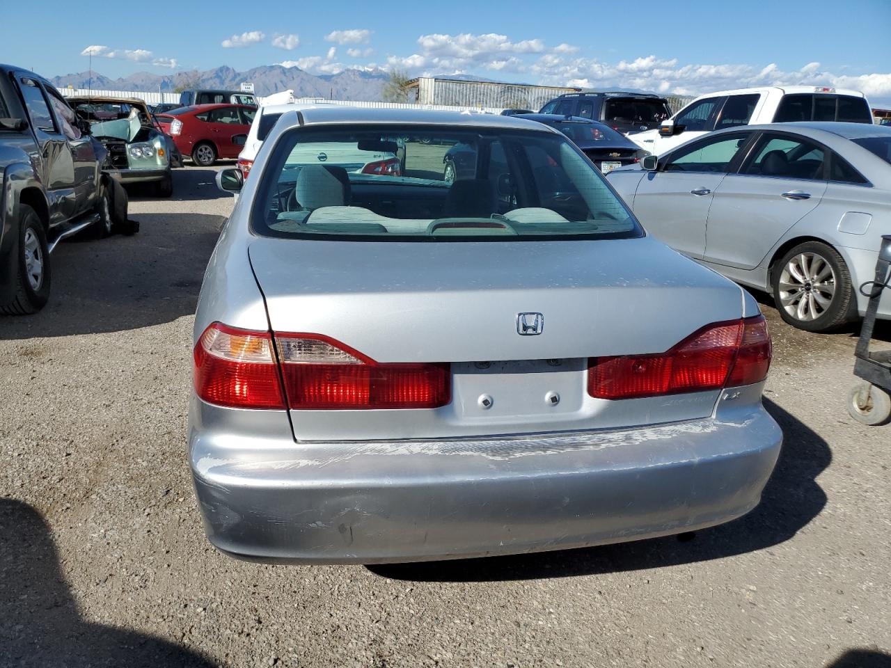 1HGCG564XXA138554 1999 Honda Accord Lx