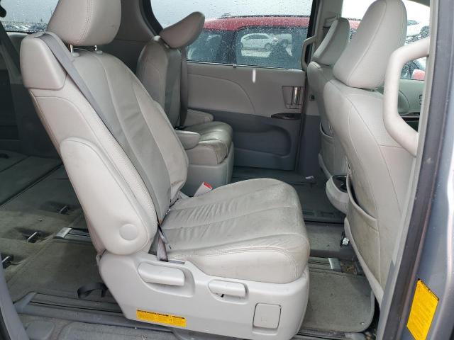 2013 Toyota Sienna - Image 11