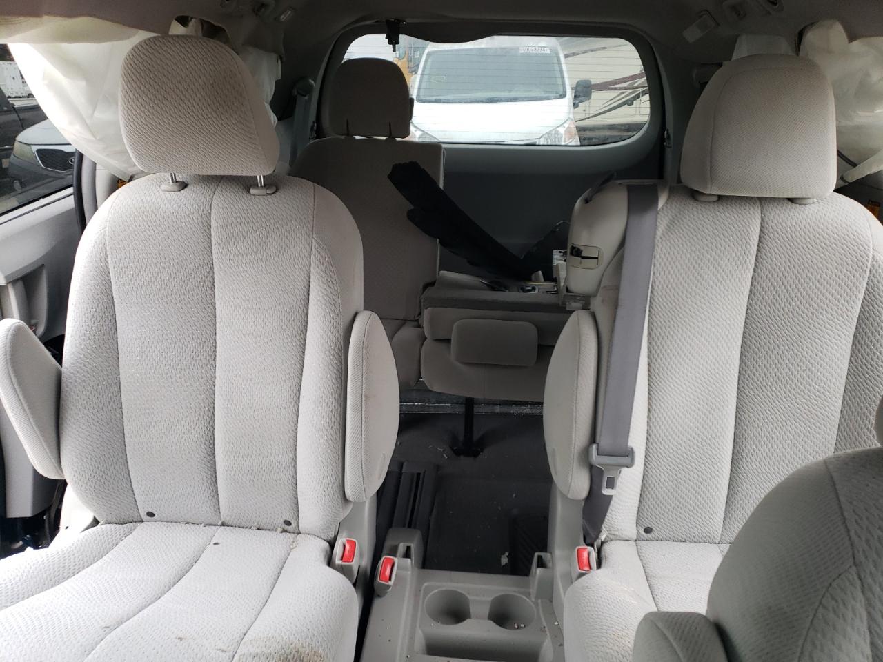 5TDKK3DC4BS009213 2011 Toyota Sienna Le