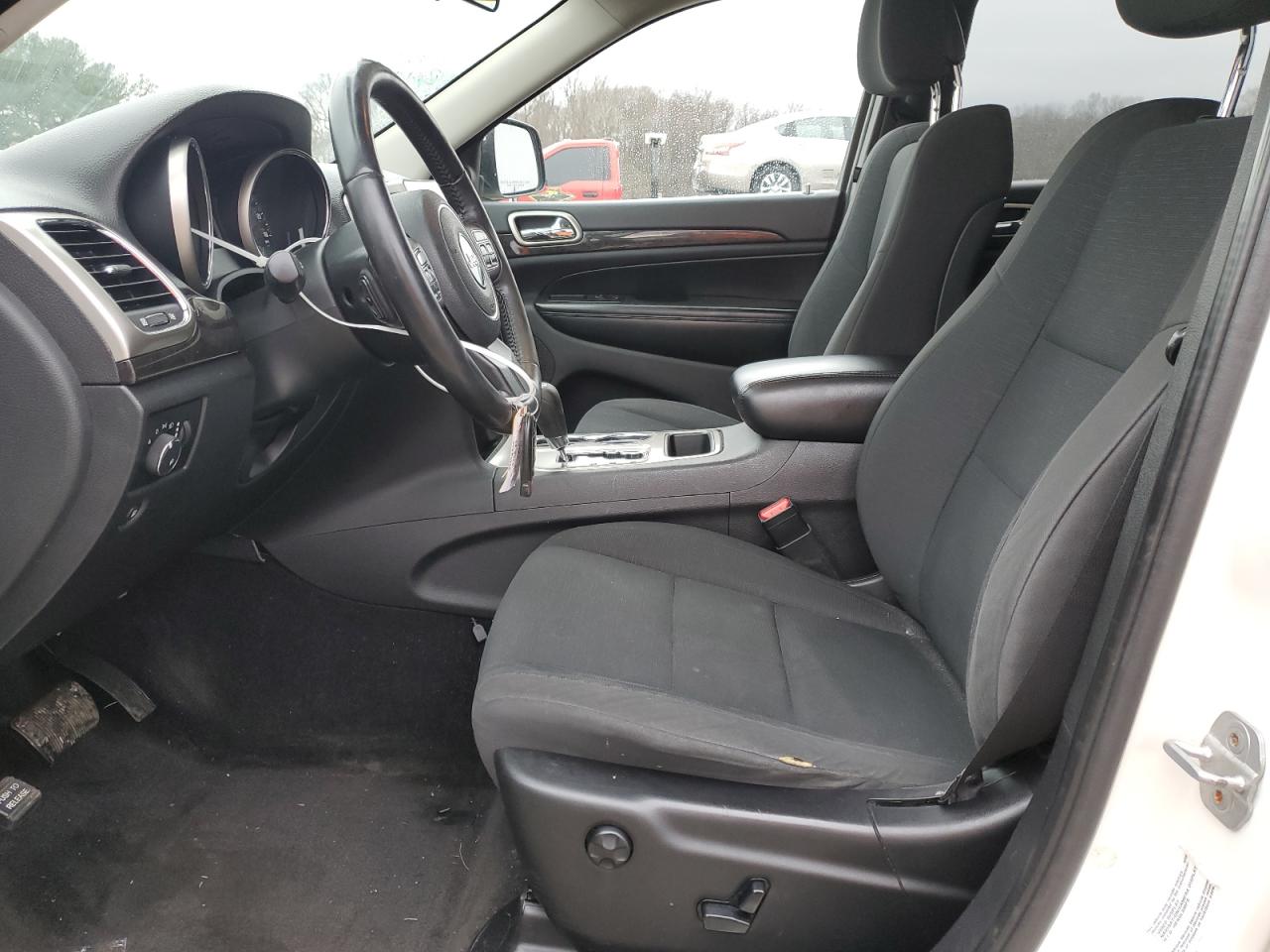 1J4RR4GG1BC523868 2011 Jeep Grand Cherokee Laredo