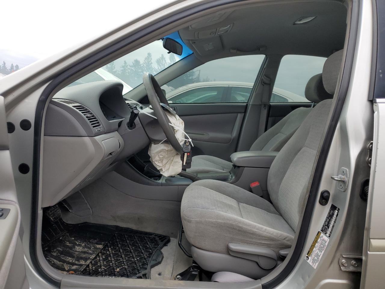 4T1BE32K94U913831 2004 Toyota Camry Le