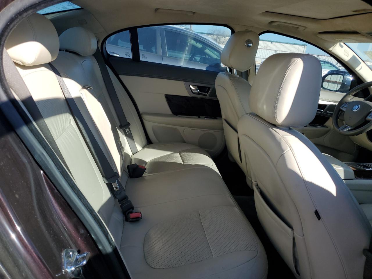 SAJWA0GB6BLR95370 2011 Jaguar Xf Premium