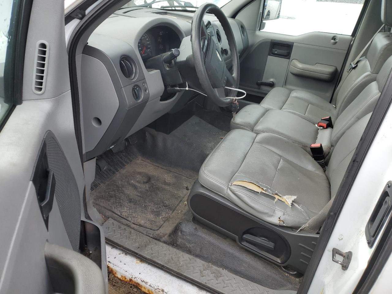 1FTRF122X7NA39542 2007 Ford F150 1FTRF122X7NA39542 2007 Ford F150