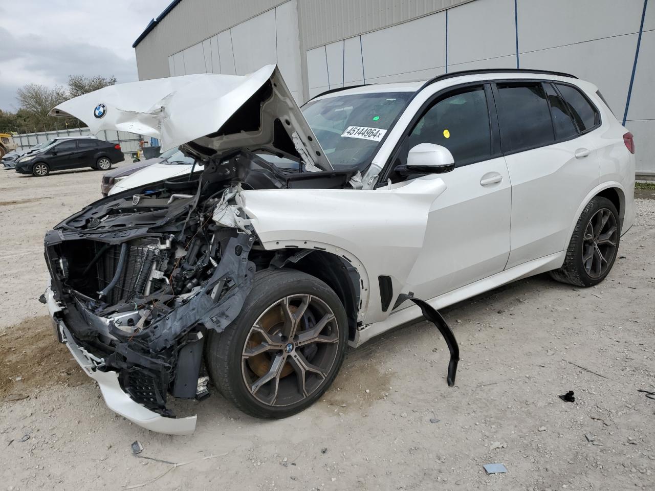 5UXJU2C57KLB15547 2019 BMW X5 xDrive50I