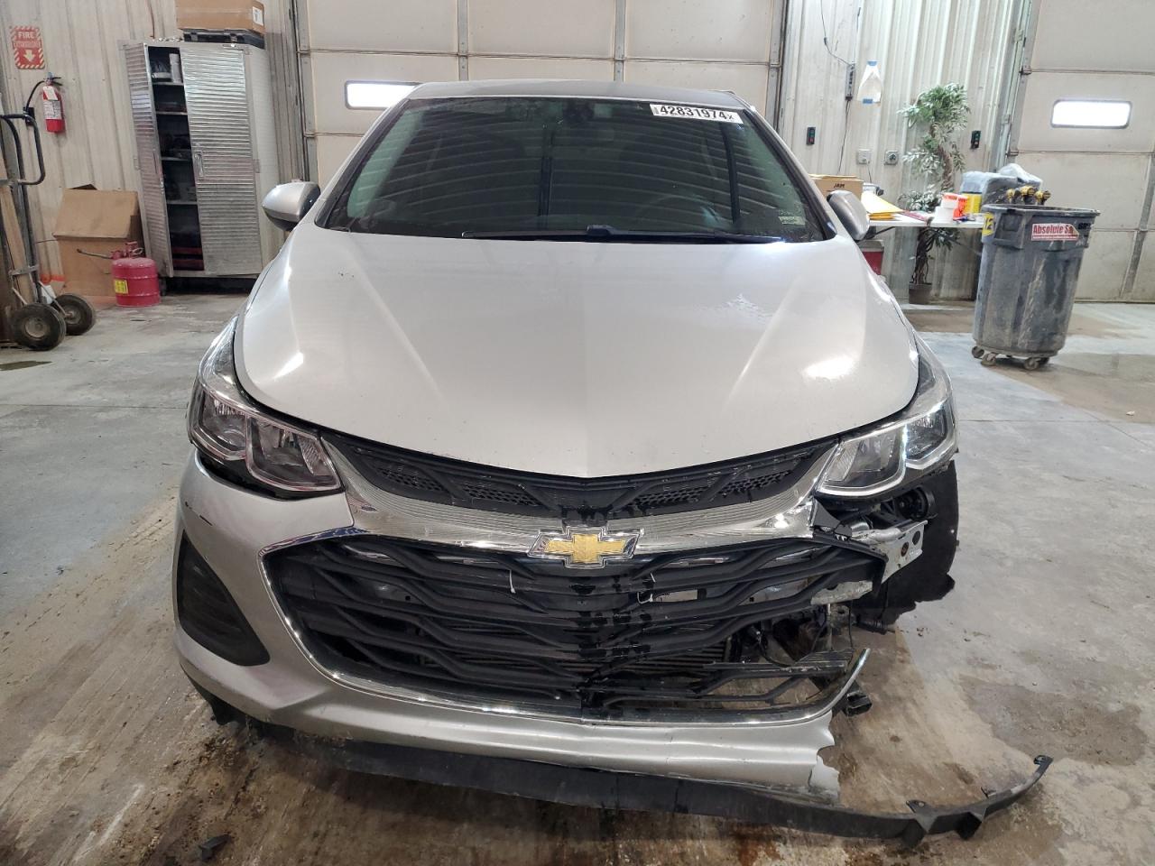 1G1BC5SM4K7149043 2019 Chevrolet Cruze Ls