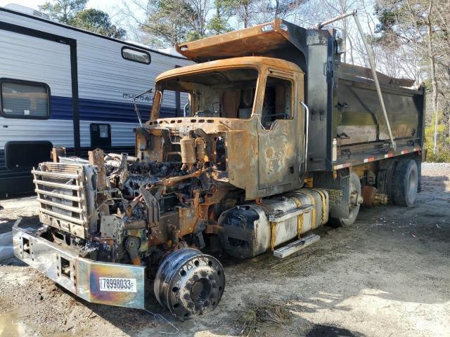 2015 Mack 700 Gu700 VIN: 1M2AX09C8FM022953 Lot: 39240194