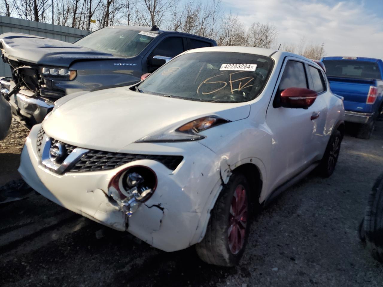 2015 Nissan Juke S vin: JN8AF5MV8FT563458