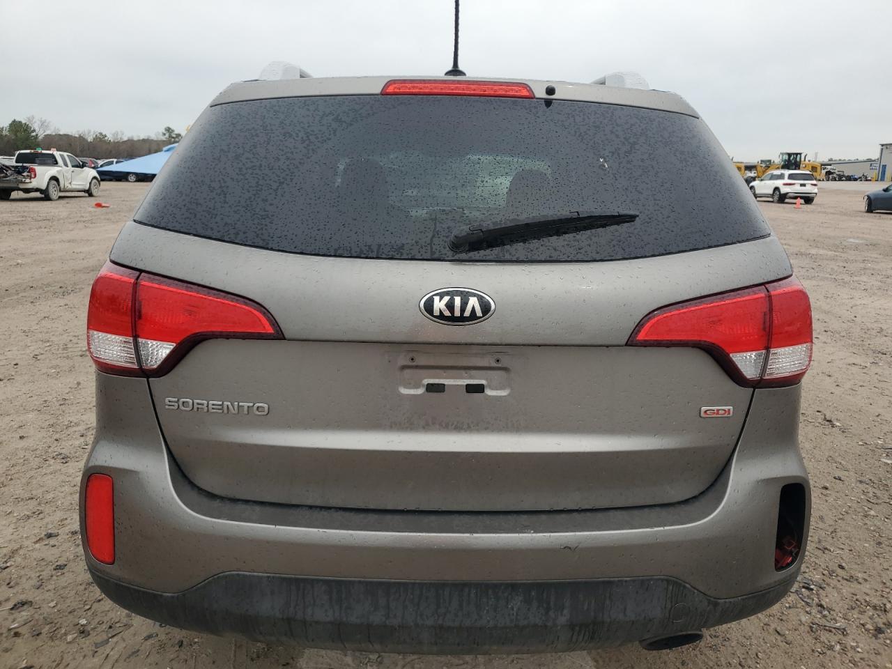 5XYKTDA74FG559895 2015 Kia Sorento Lx