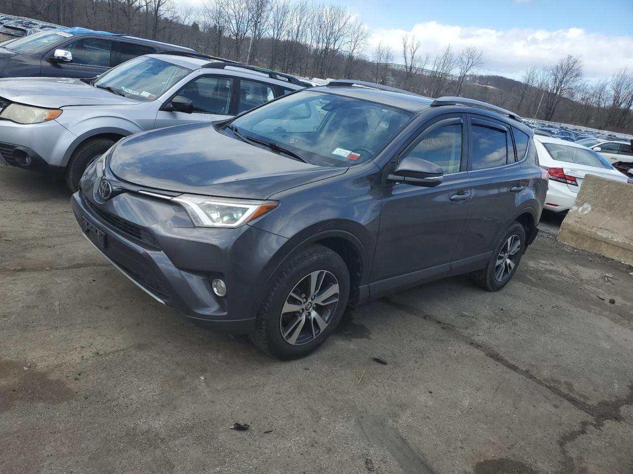 JTMRFREV5HJ708796 TOYOTA RAV4 2017