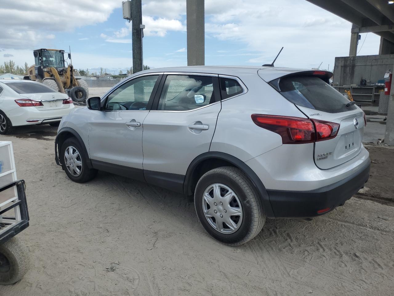 JN1BJ1CP3KW214679 NISSAN ROGUE 2019