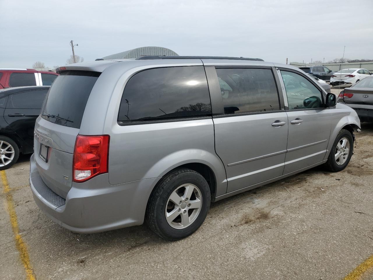 2C4RDGCG8DR669352 2013 Dodge Grand Caravan Sxt